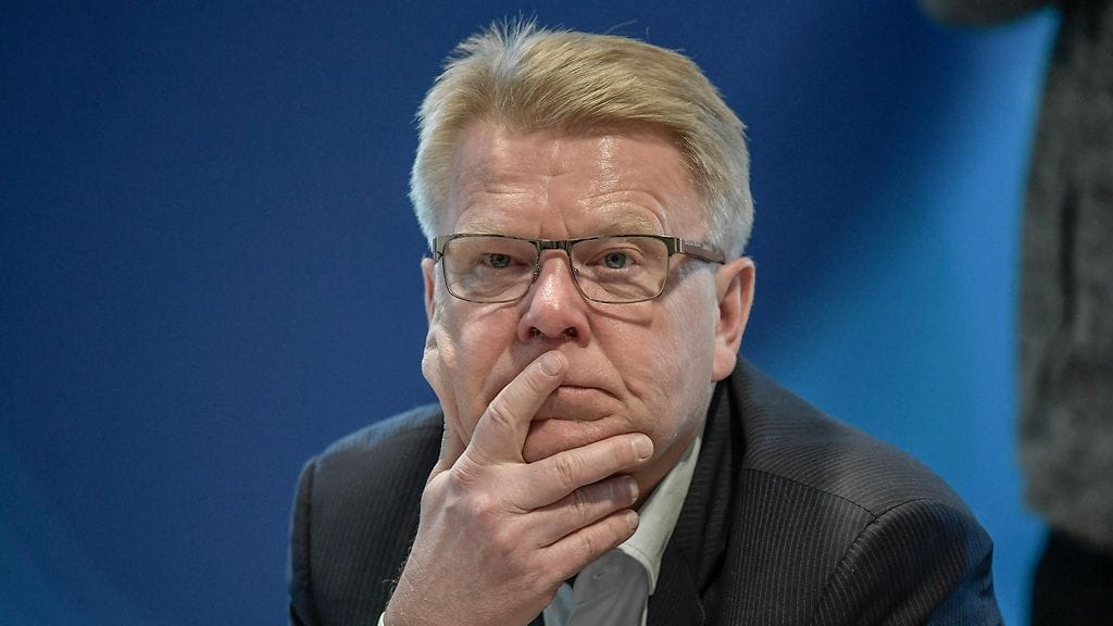 Poliittisten lakkojen rajoitus "jää hallitukselta vajaaksi esitykseksi", sanoo Jyri Häkämies.