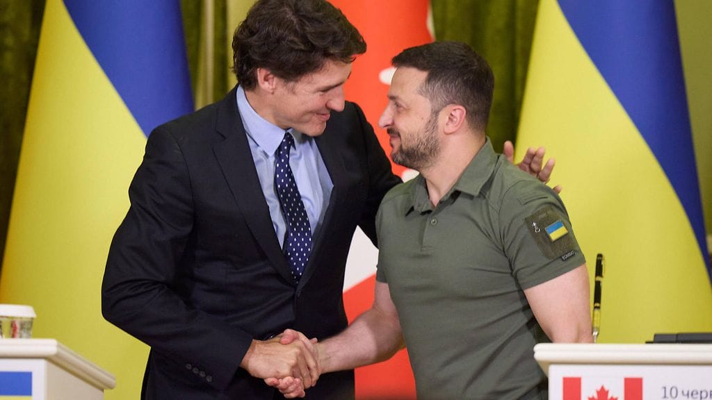 Ukrainan presidentti Volodymyr Zelenskyi tapasi Kanadan pääministerin Justin Trudeaun Kiovassa 10. kesäkuuta 2023.