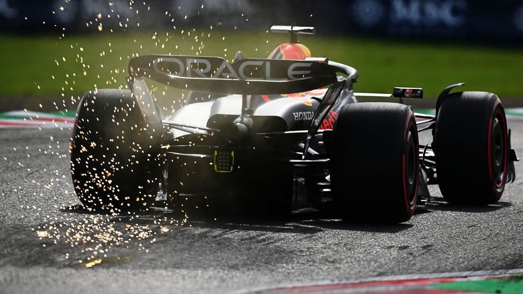 Max Verstappen oli ylivoimainen myös Japanin GP:n aika-ajoissa.