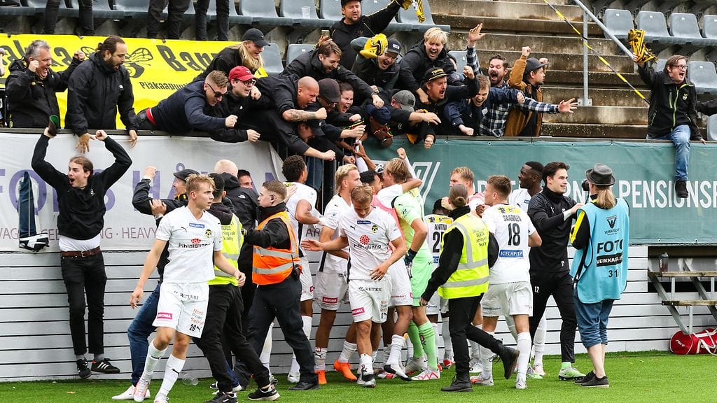 Interin ja KuPSin iltapäiväottelu tarjosi katsojille hurjia käänteitä ja entisestään kiristyvän mestaruustaistelun.