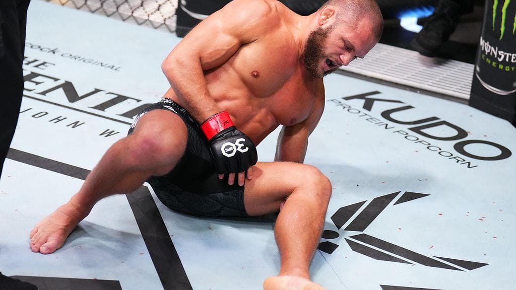 Rafael Fizievin polvesata kuului karmea napsahdus, mikä päätti hänen ottelunsa.