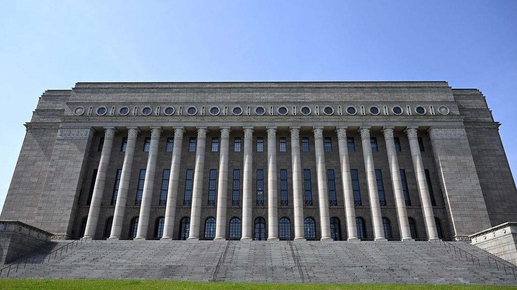 Hallitusohjelman perusteella säästö ensi vuonna olisi noin 13 miljoonaa euroa.