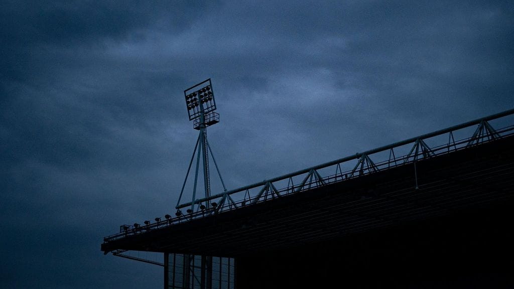 Jalkapallopomo on poissa. Kuvituskuva.