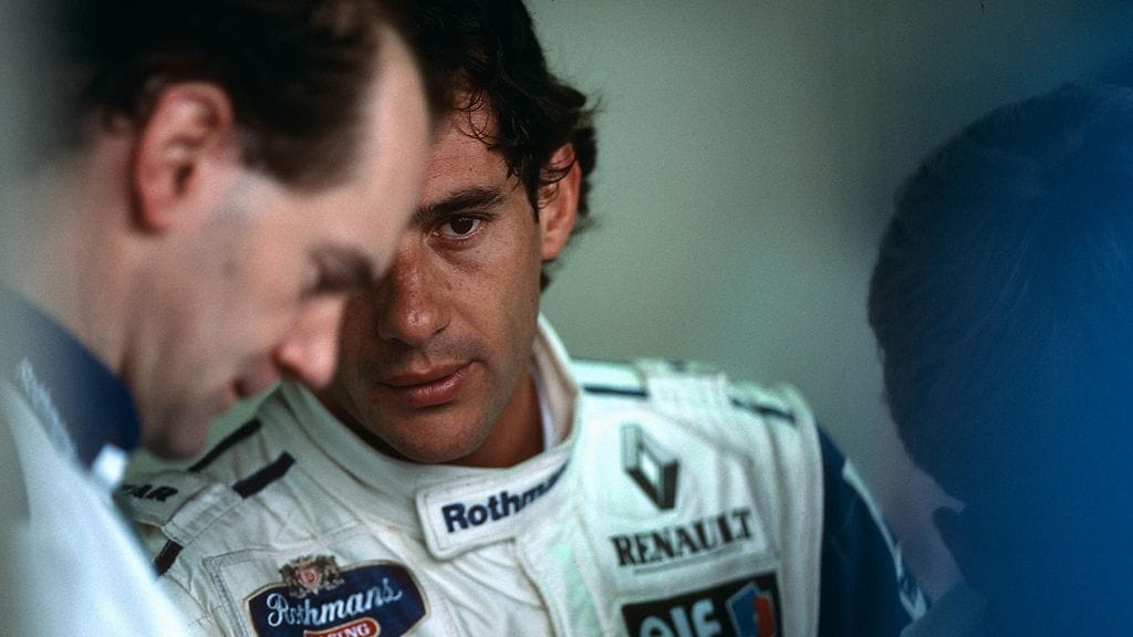 Adrian Neweyn (vas.) ja Ayrton Sennan yhteistyö päättyi liian lyhyeen. Newey kuvaili brassilegendan kyltymätöntä kiinnostusta F1-autoaan kohtaan.