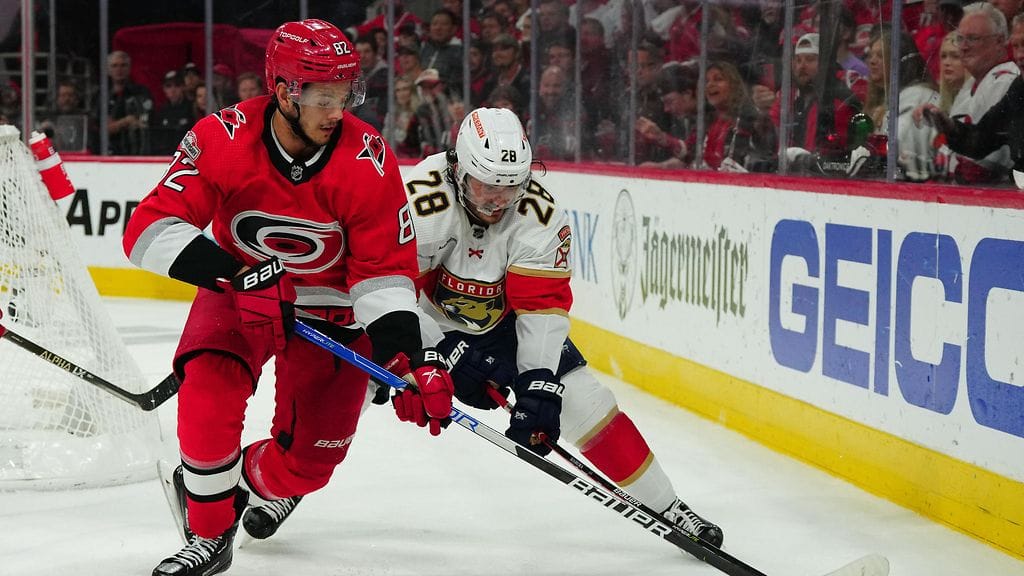 Jesperi Kotkaniemi iski tehopisteet 0+2 Floridaa vastaan torstain vastaisena yönä.