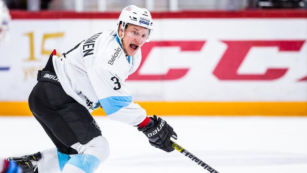 Teemu Pulkkinen haluaa pelata Venäjällä siitä huolimatta että maa käy hyökkäyssotaa Ukrainassa.