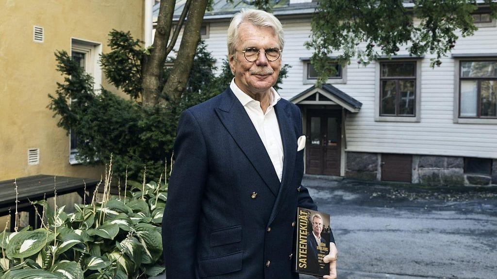 Wahroos toteaa teoksessa, että enää maailman kehitystä eivät ohjaa herttuat ja markiisit, tai edes suuryritysten teknokraattijohtajat.