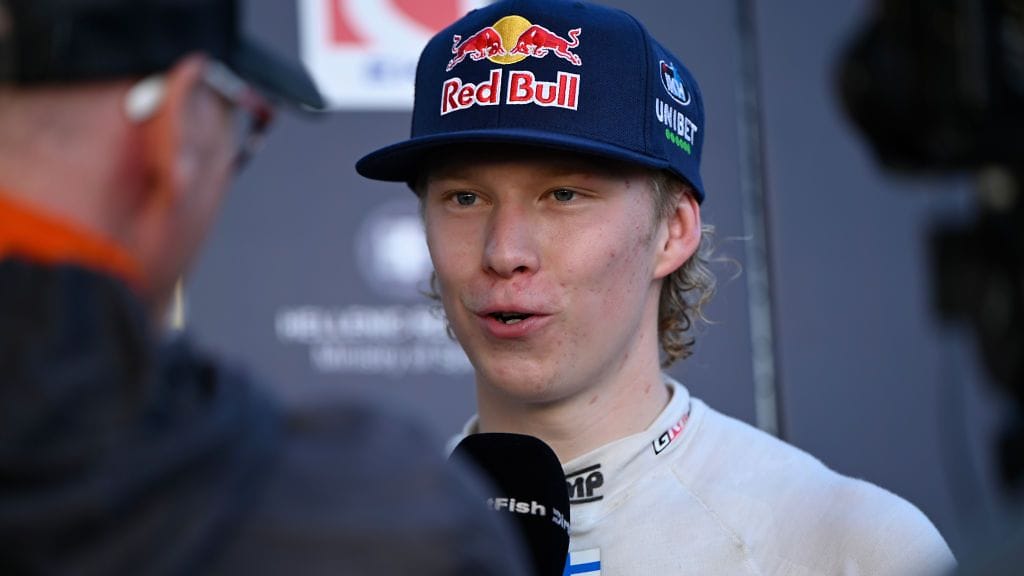 Kalle Rovanperä ongelmissa perjantain viimeisellä ek:lla – mestari taituroi takaisin tielle