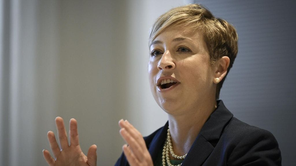 Naton ydinasepolitiikan johtaja Jessica Cox Helsingissä.