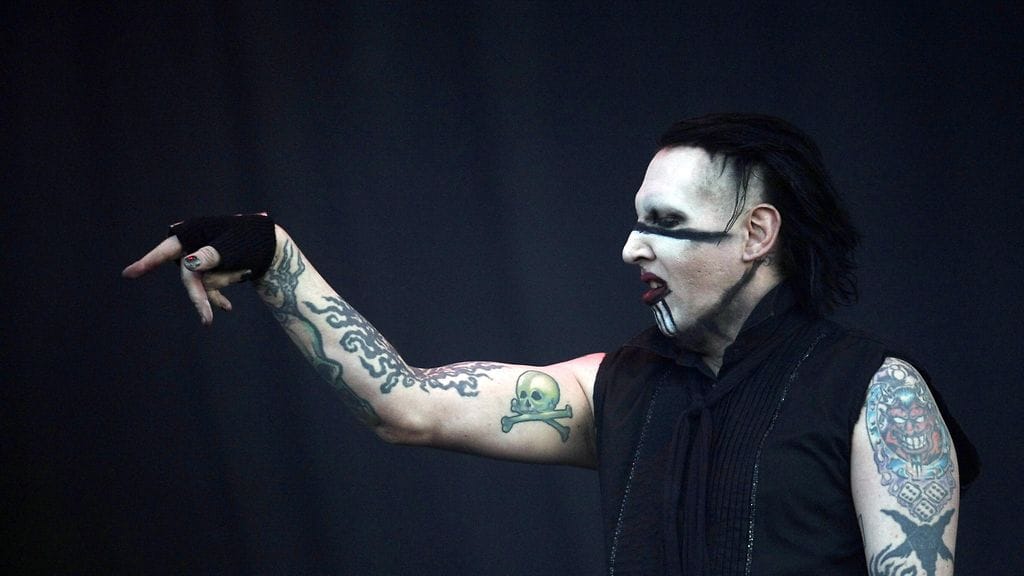 Marilyn Manson on saanut osakseen paljon vakavia syytöksiä liittyen seksuaaliseen häirintään, seksuaaliseen pahoinpitelyyn ja sukupuoliseen syrjintään.