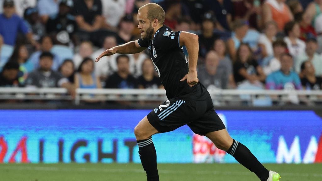 Teemu Pukilla kulkee.