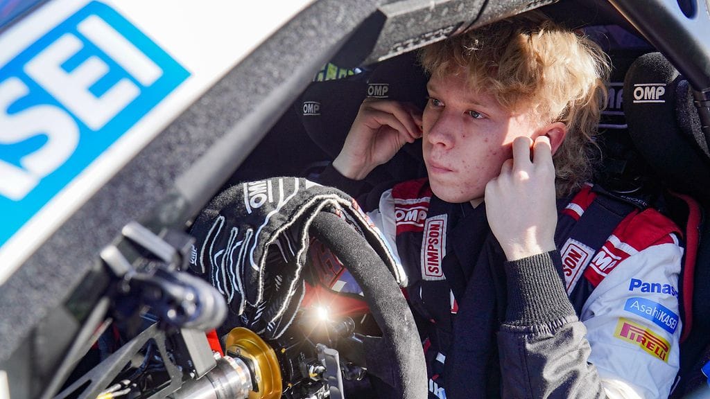 Synttärisankari Kalle Rovanperä yllätettiin suomeksi ek:n maalissa – suomalaistähteä hymyilytti