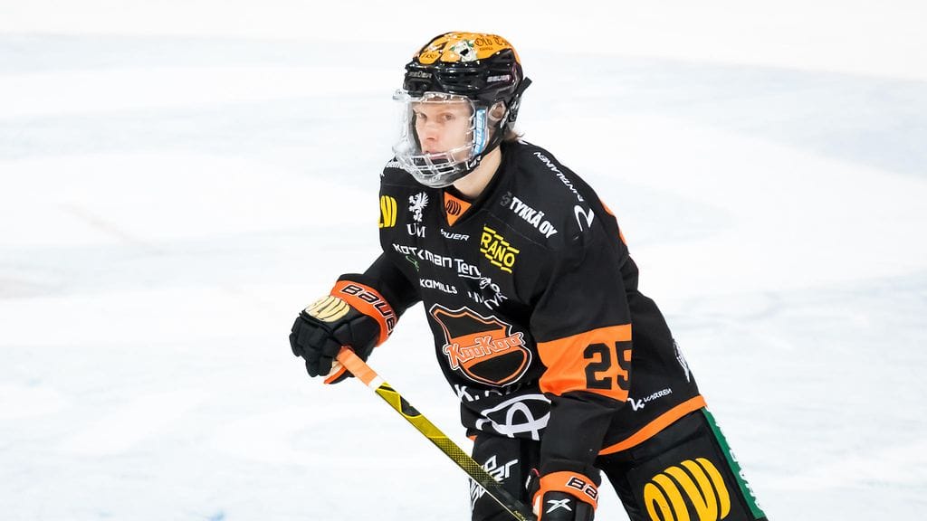 Erik Autio pelasi vielä kaudella 2020–21 yhteensä 15 Liiga-ottelua.