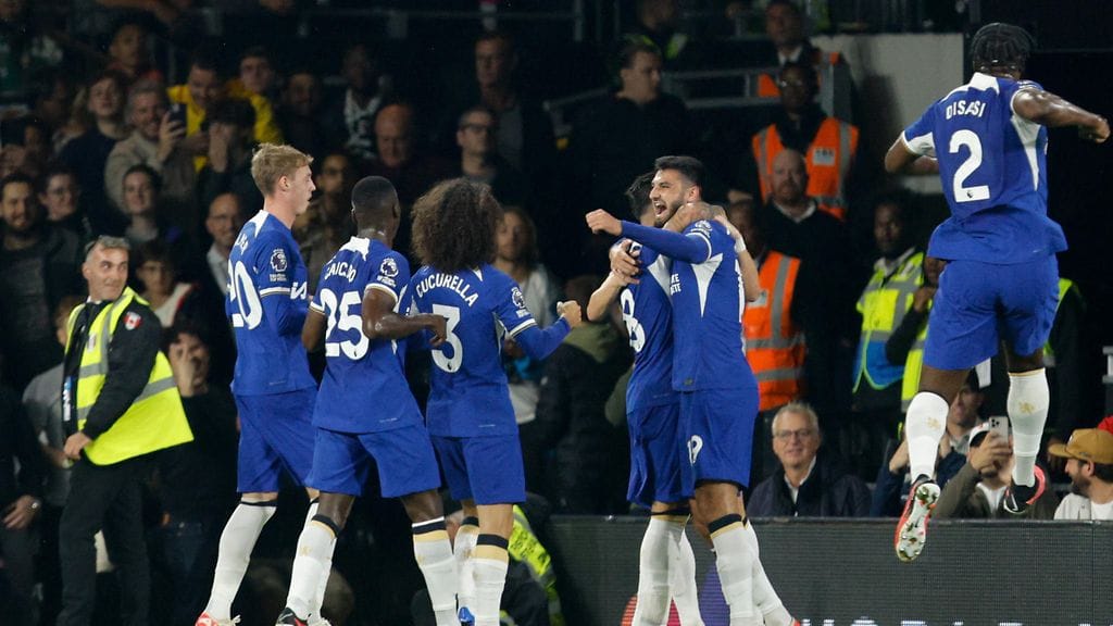 Chelsea voitti Fulhamin maalein 2–0.