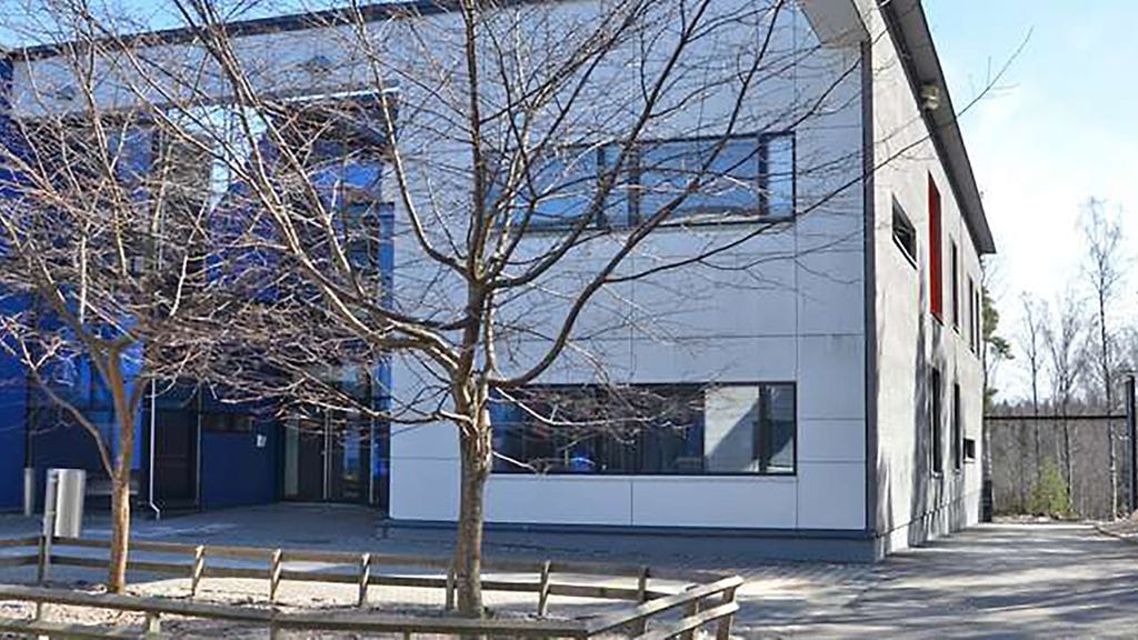 Martinkallion koulu suljettiin joiksikin tunneiksi eilen vaaratilanteen vuoksi.