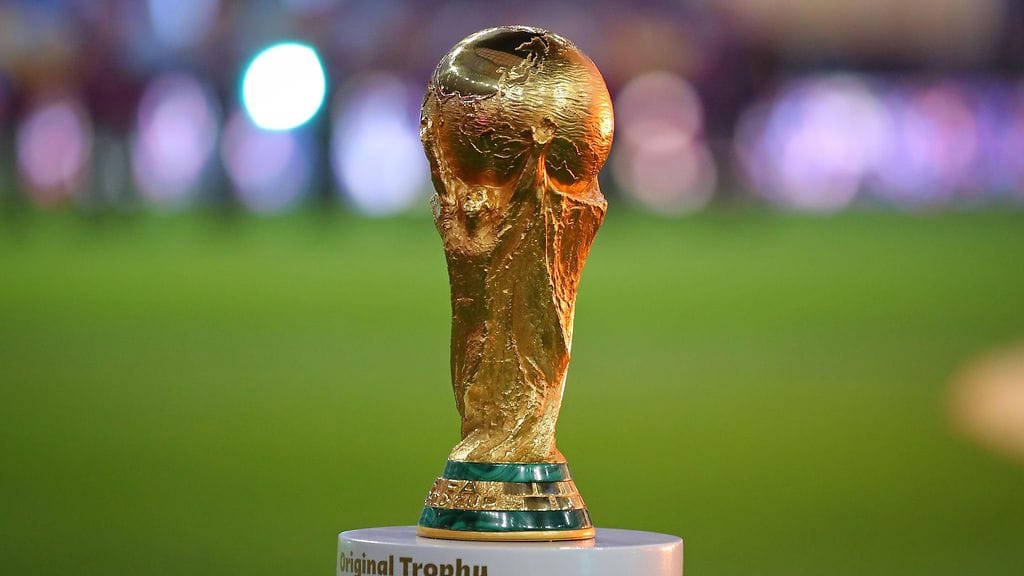 Jalkapallon miesten MM-kisoja 2030 pelataan kuudessa eri maassa.