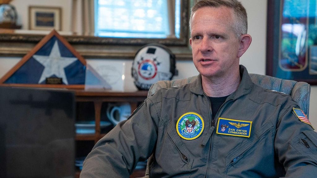Daniel Dwyer AOP Nato komentaja
