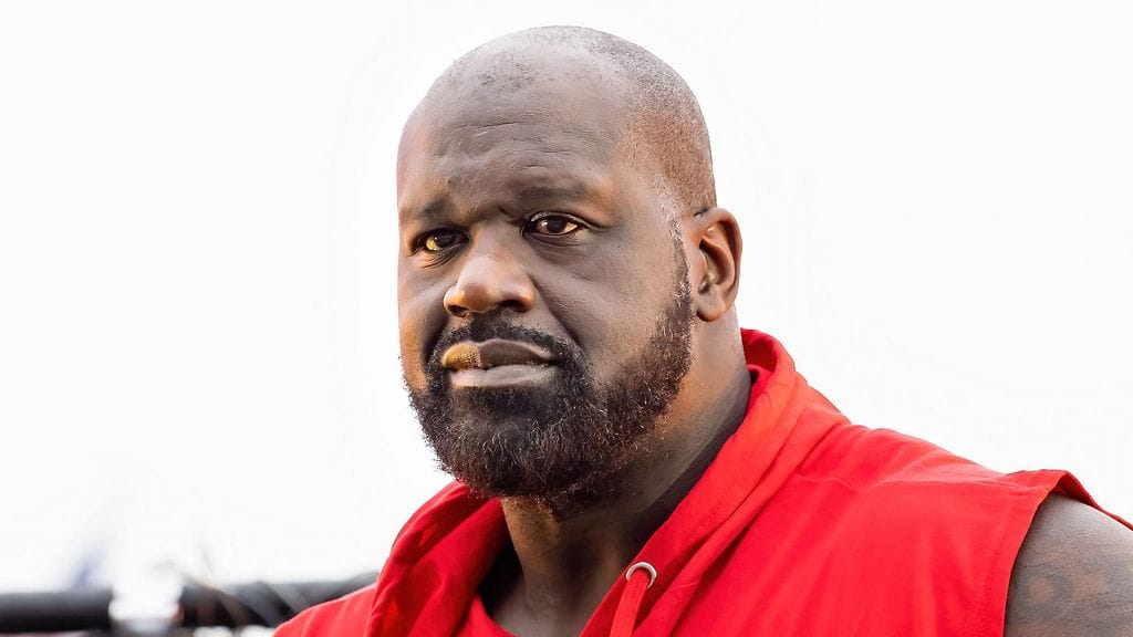 Shaquille O'Neal sai kokea kiinalaisen UFC-mestarin voimat.
