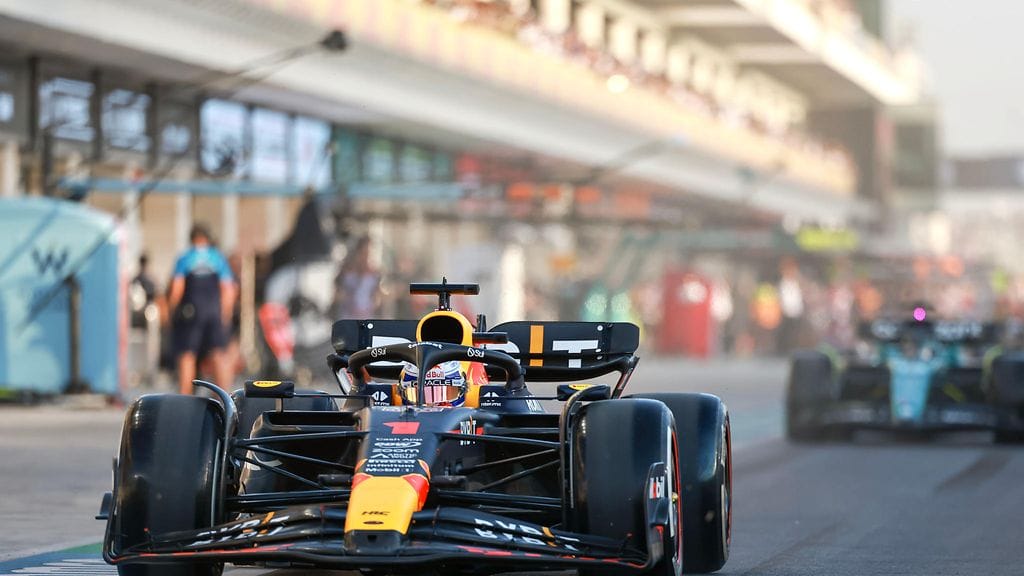 Max Verstappen voi varmistaa kolmannen peräkkäisen maailmanmestaruutensa huomisessa sprintissä.