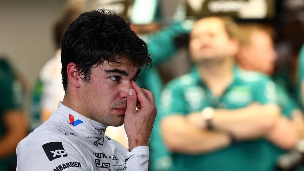 Lance Stroll riehui varikolla aika-ajojen epäonnistumisensa jälkeen.