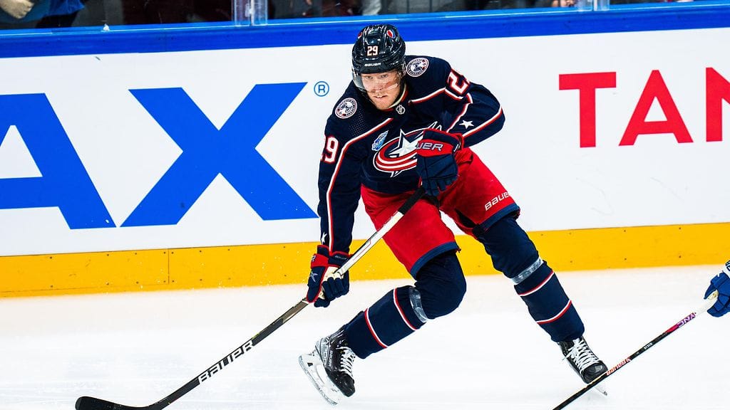 Patrik Laine iski kiekon tyhjään maaliin Capitalsia vastaan.