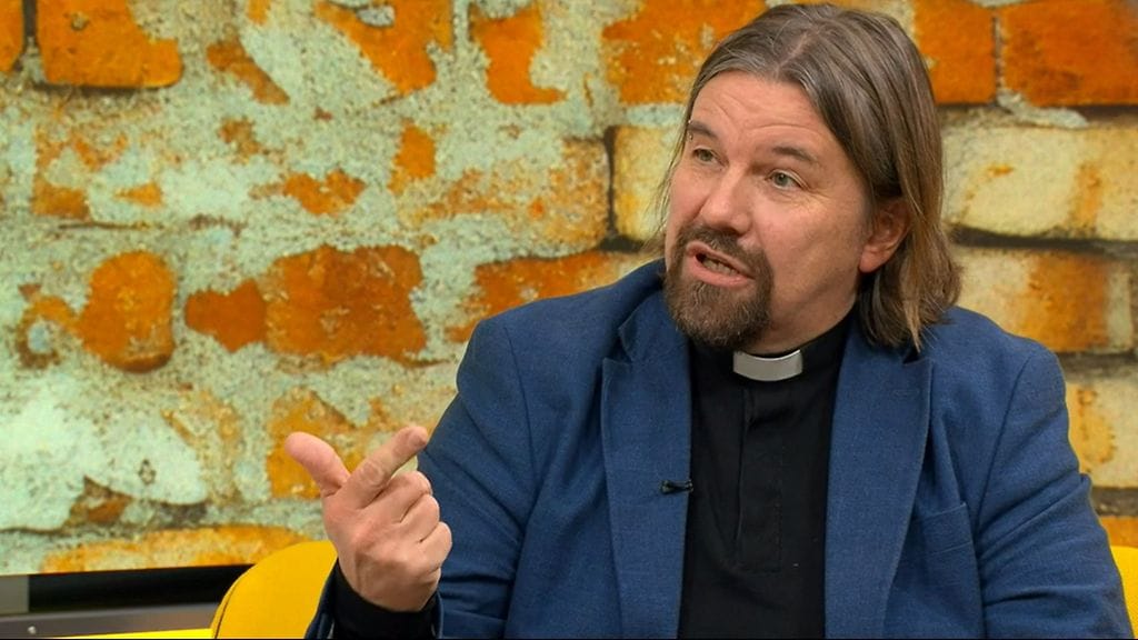 Kari Kanala on Paavalin seurakunnan kirkkoherra. Hänet tunnetaan myös tosi-tv:stä.