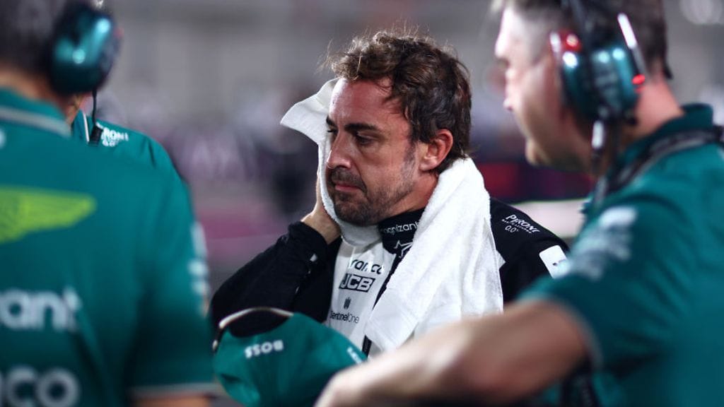Fernando Alonso paahtui autossaan Qatarin GP:n aikana.