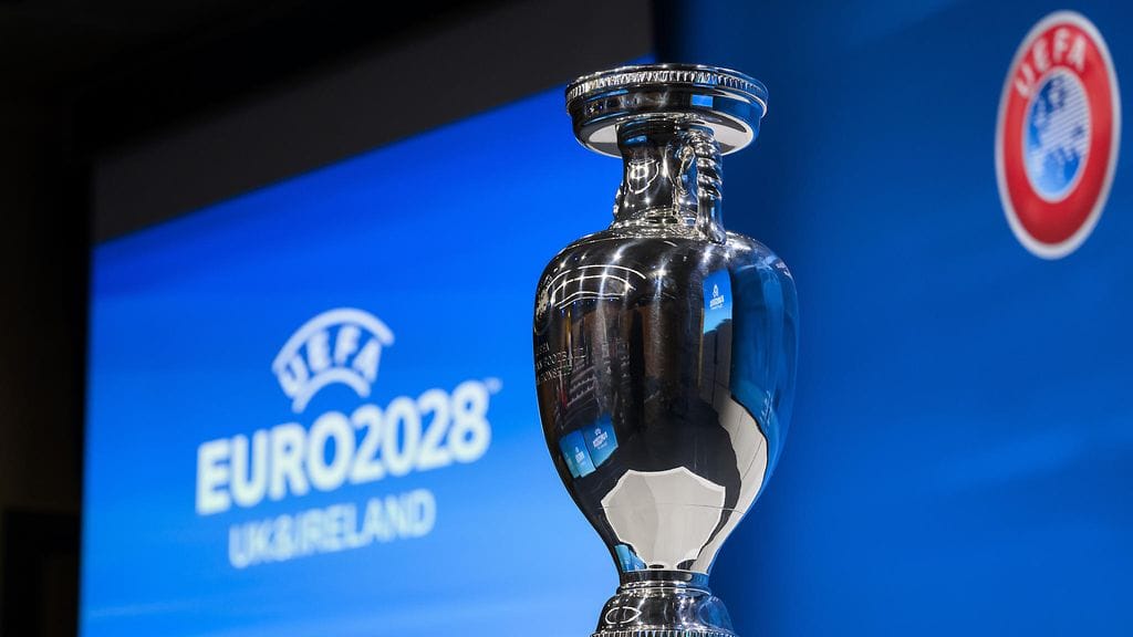 Uefa jakoi vuosien 2028 ja 2032 jalkapallon miesten EM-kisojen järjestelyoikeudet Sveitsin Nyonissa.