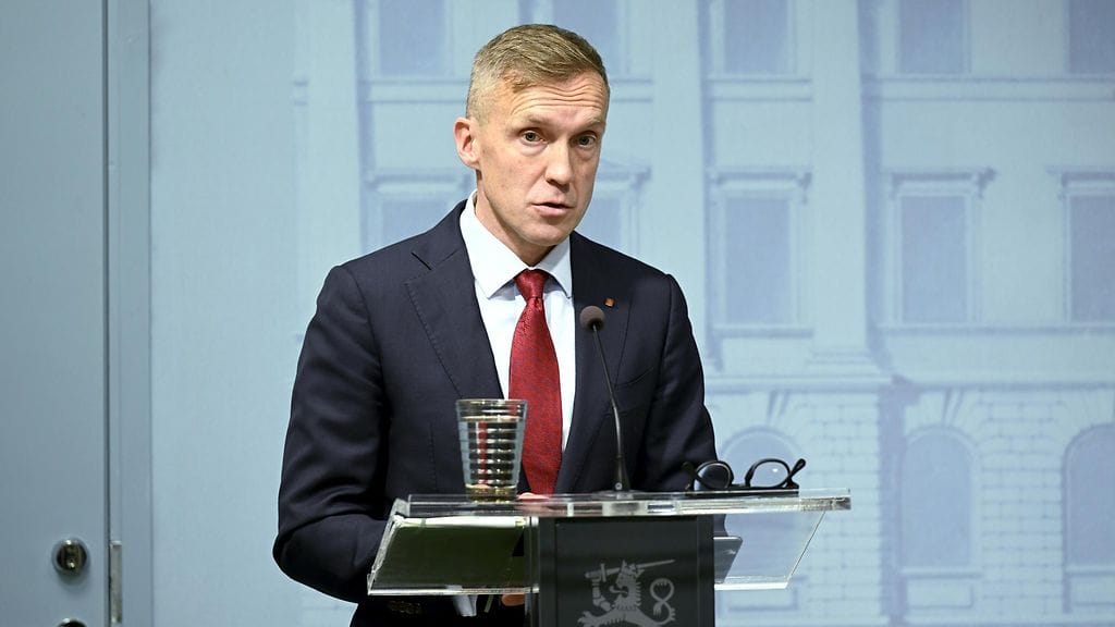 Ulkoministeriön konsulipäällikkö Jussi Tanner kertoo MTV Uutisille, että Suomi pyrkii edelleenkin kotiuttamaan jäljellä olevia noin kymmentä suomalaista al-Holista.