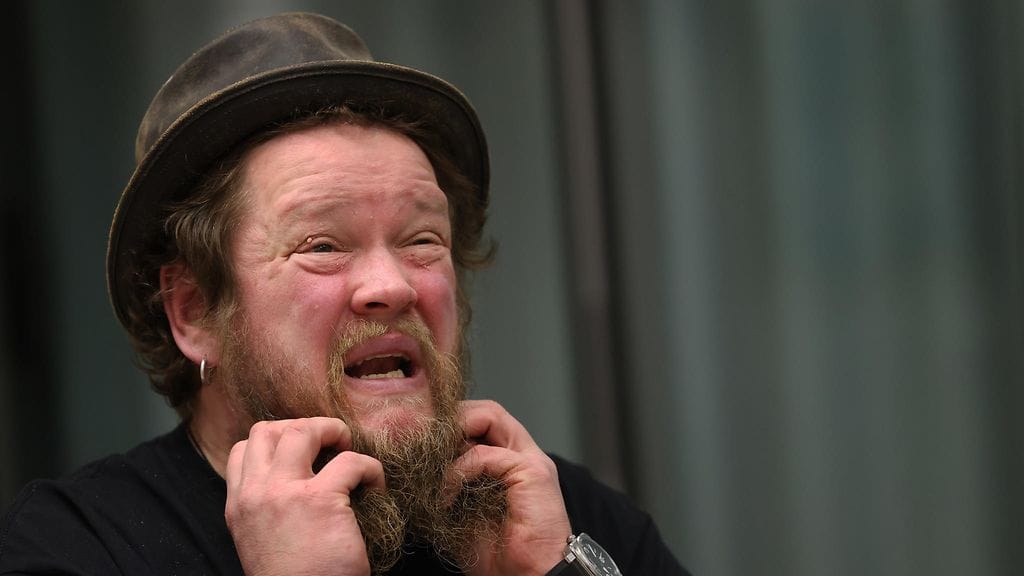 aop Ville Juhana Haapasalo (s. 28. helmikuuta 1972 Hollola) on suomalainen näyttelijä ja televisiojuontaja, joka tunnetaan yleisesti Venäjällä ja Suomessa.