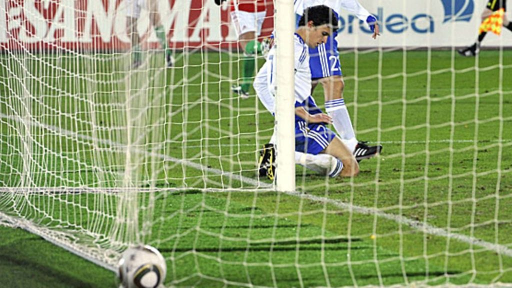 Pallo Suomen maalissa, kuva: Jussi Nukari / Lehtikuva