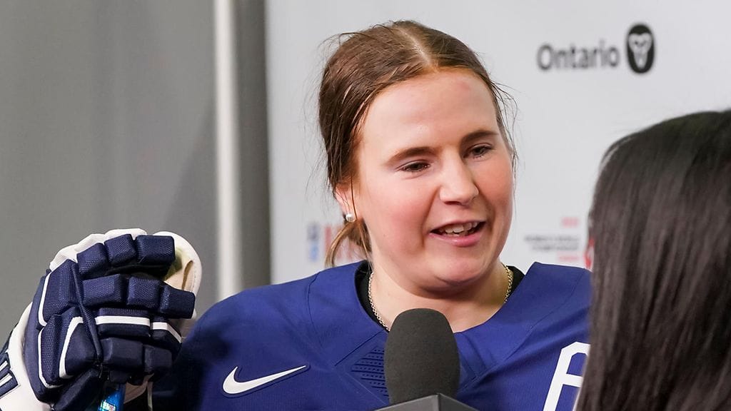 Suomen maajoukkueen vakiokasvoihin kuuluva Petra Nieminen määrättiin kahden ottelun pelikieltoon Ruotsissa. Arkistokuva.