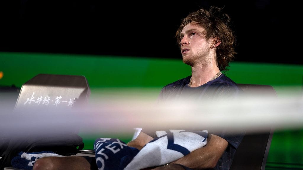 Andrei Rublev kärsi niukkaakin niukemman tappion Shanghain masters-turnauksen loppuottelussa Hubert Hurkaczille.