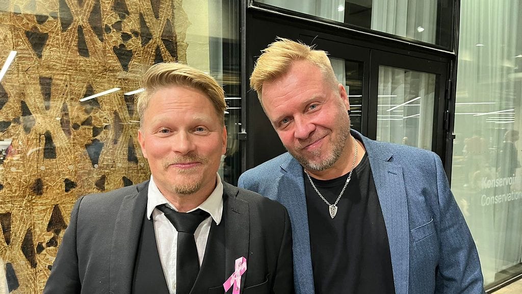 Mica Ikonen ja Pete Tolonen saapuivat yhdessä Tanssii Tähtien Kanssa -lähetyksen yleisöön parinvaihtoviikolla.