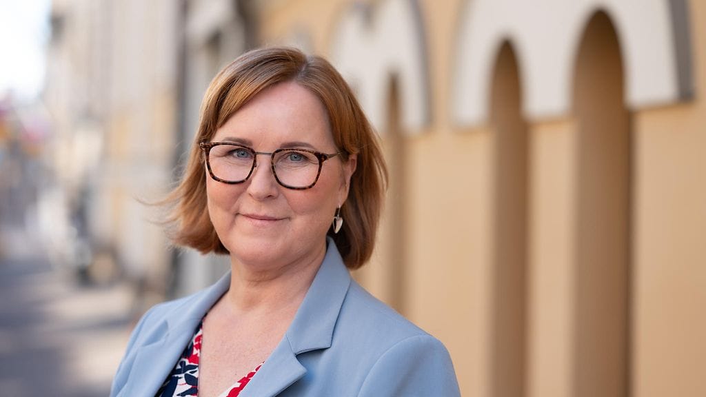 Ministeri Juuso vaihtoi avustajaansa.