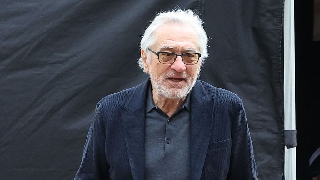 Robert De Niro on ollut napit vastakkain entisen henkilökohtaisen avustajansa Graham Chase Robinsonin kanssa huhtikuusta 2019.