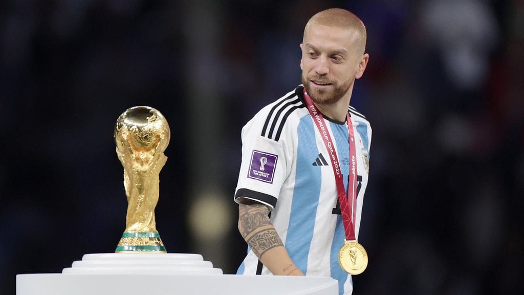 Papu Gómez oli viime vuonna voittamassa jalkapallon MM-kultaa Qatarissa.