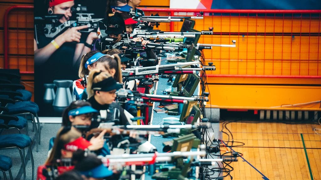 Ampumaurheiluliitossa on kuohunut viimeaikoina runsaasti puheenjohtaja Alexander Ratnerin ympärillä.