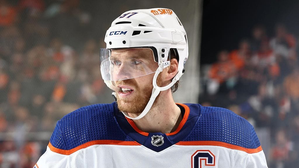 Connor McDavid on sivussa peleistä maksimissaan kaksi viikkoa.