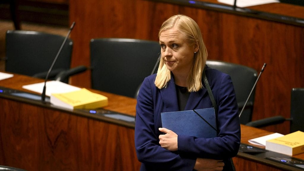 Valtonen kirjoittaa uskovansa, että tapahtuneesta saadaan pian lisätietoa.