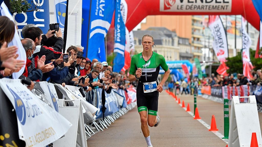 Mika Noodt veti lipat aivan maaliviivalla.