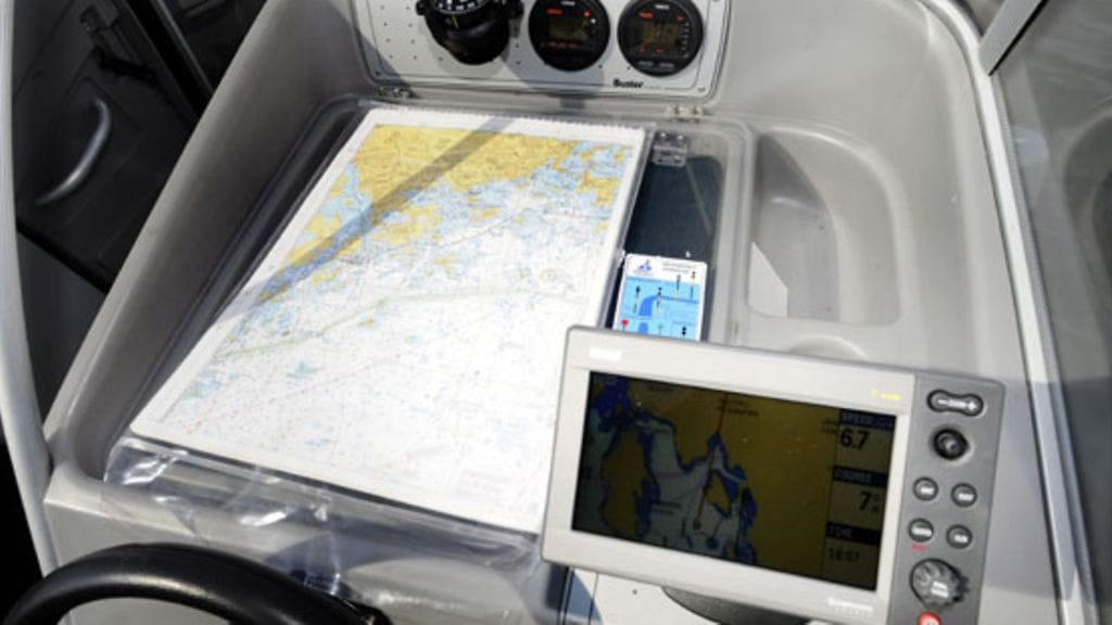 Suomalaiset joutuvat ongelmiin merillä navigointivirheiden takia. Sähköisiin laitteisiin luotetaan liikaa