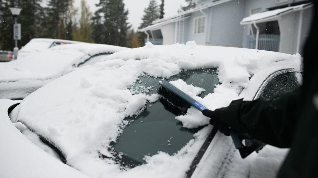 Lapin lumisessa tieliikenteessä rytisi torstaina. Kuvituskuvaa.