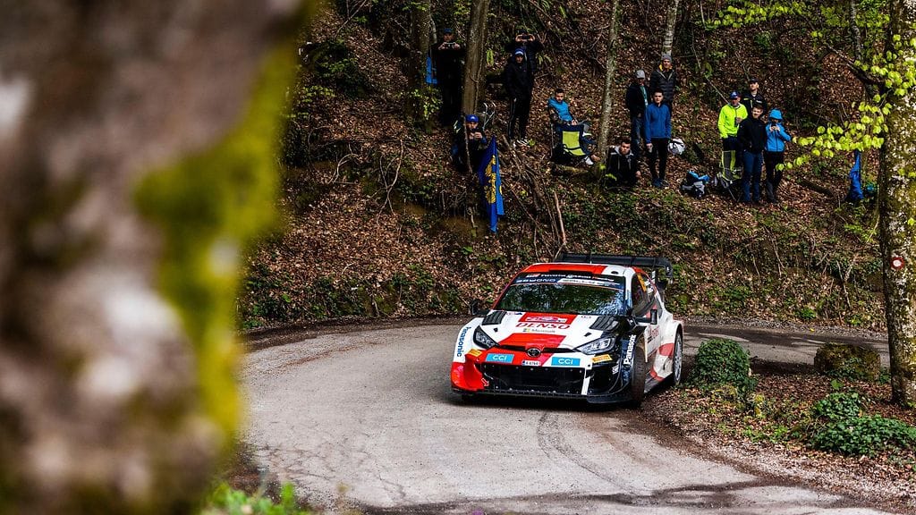 MM-rallin olosuhteet kuskeille erittäin petolliset: "Heti kun painat kaasua, auto lähtee irti"