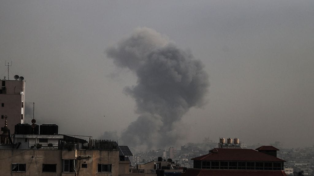 Israel kehottaa kaikkia Gazan kaupungin asukkaita liikkuman etelään.