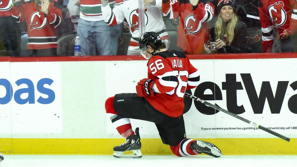 Erik Haula tuulettaa kauden viidettä täysosumaansa.