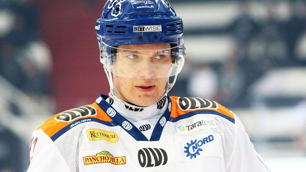 Olavi Vauhkonen on pelannut pitkällä urallaan muun muassa Tapparassa.