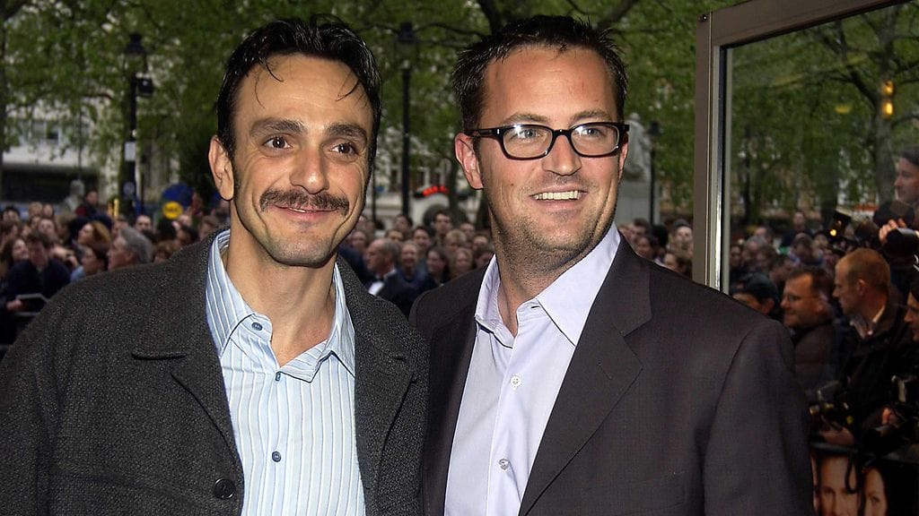 Hank Azaria ja Matthew Perry vuonna 2003.