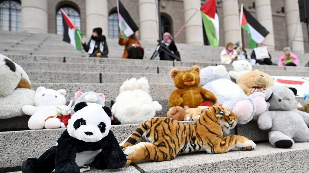 0511 LK NALLEPROTESTI LELUMIELENOSOITUS PEHMOLELUPROTESTI