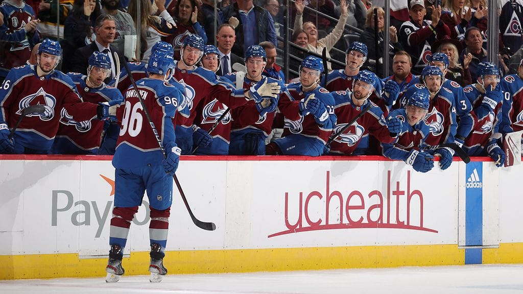 Rantanen iski kolme pojoa.